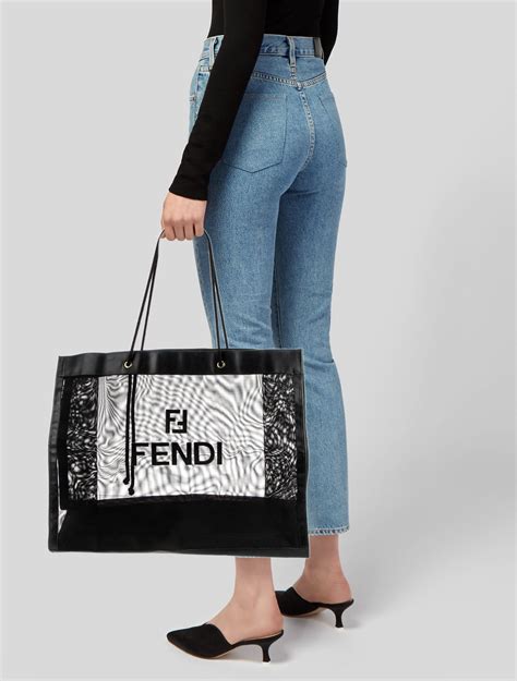 shopper bag fendi prezzo 2018|fendi shopping bag tote.